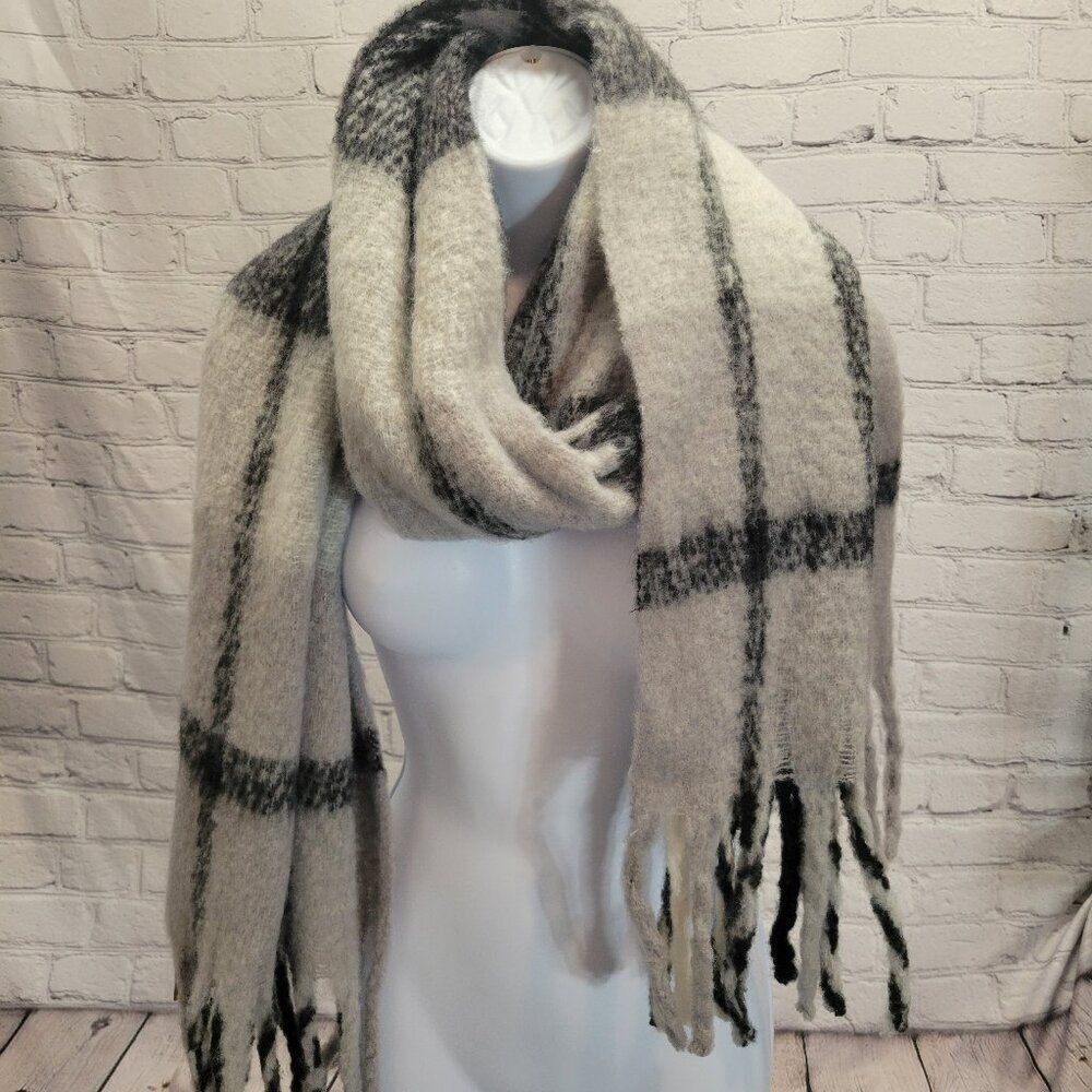 Steve Madden Women's Lofty Plaid Blanket Wrap Scarf